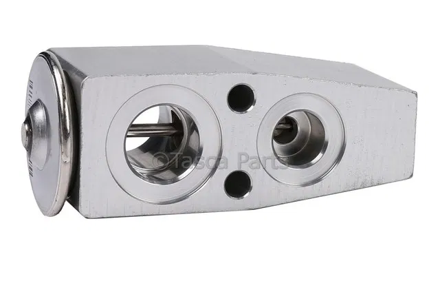 Air Conditioning Thermal Expansion Valve Kit with Valve, Seals, Stud, and Bolts - GM (39141360)