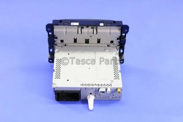 Multi Media Radio - Mopar (6RQ12LXHAA)