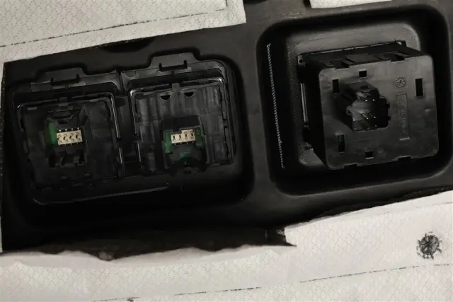 F Panel - GM (85765742) - view 4